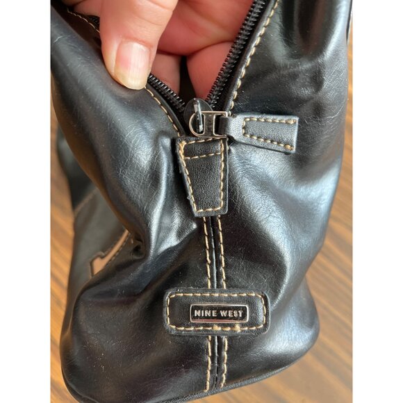Nine West black cream zippered and snap bag with initial R - Picture 2 of 11